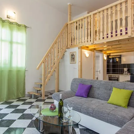 Apartment Storia *